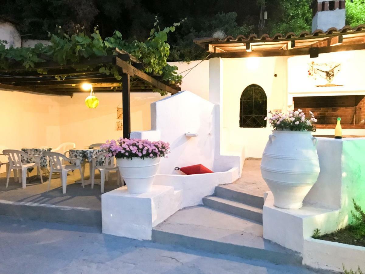 Villa Diamanti Kanapitsa  Buitenkant foto